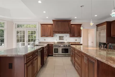 19 Cherokee Rd, Canton, MA 02021 photo 10