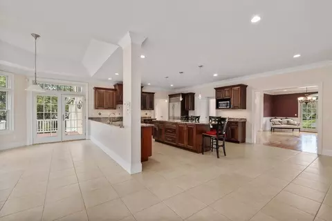 19 Cherokee Rd, Canton, MA 02021 photo 9