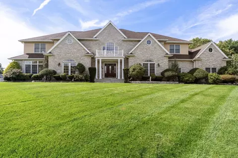 19 Cherokee Rd, Canton, MA 02021