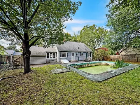 Exterior - 8 Thorndike Rd, Wakefield, MA 01880 photo 6 of 7