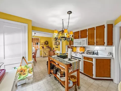 Kitchen - 8 Thorndike Rd, Wakefield, MA 01880 photo 2 of 5