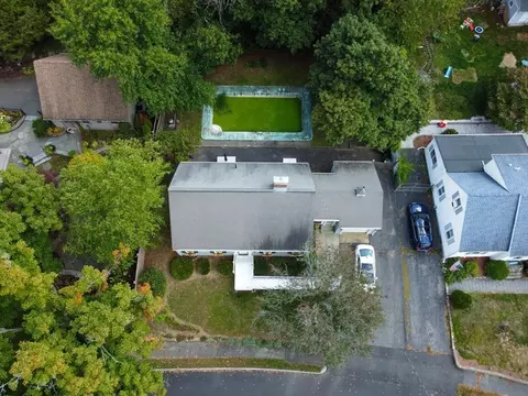 View/Area - 8 Thorndike Rd, Wakefield, MA 01880 photo 1 of 3