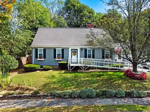 Exterior - 8 Thorndike Rd, Wakefield, MA 01880 photo 3 of 7