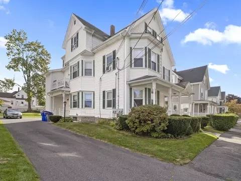 8 Bradford St, Taunton, MA 02780