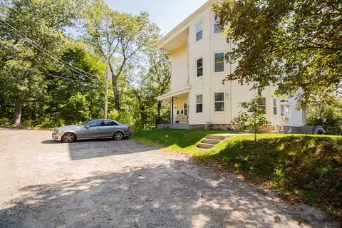 6 Adolph St, Worcester, MA 01605 photo 4