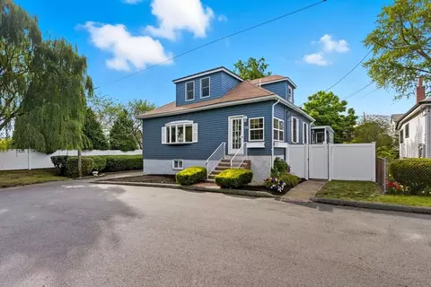 59 Crescent St, Winthrop, MA 02152