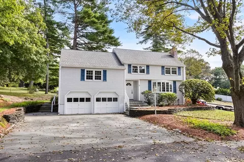 10 Gerry Rd, Lynnfield, MA 01940