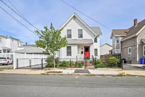 55 Vernon St, Malden, MA 02148