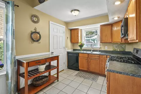26 Tower St, Worcester, MA 01606 photo 12