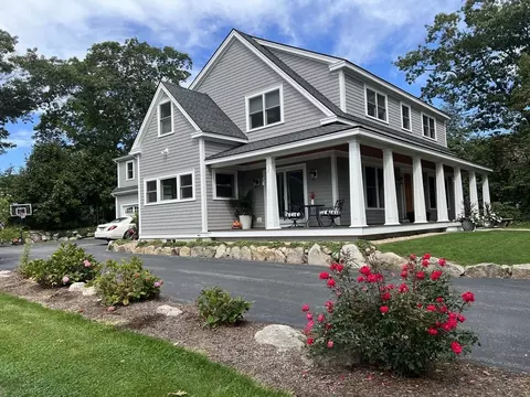 4 Alpaca Ct, Rockport, MA 01966