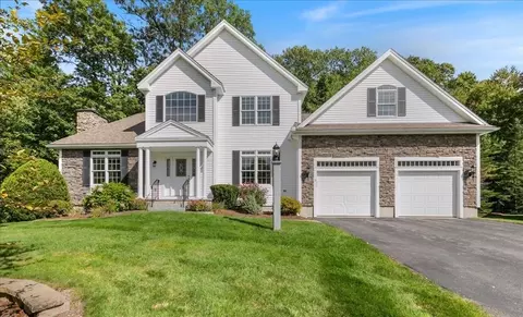 13 Hastings Cir, Methuen, MA 01844