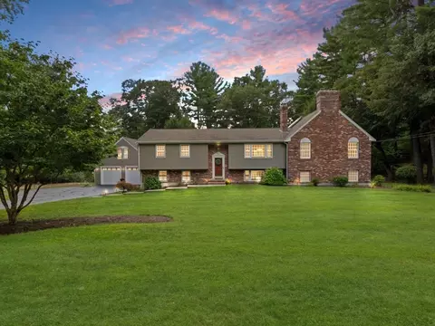 121 Bullard St, Holliston, MA 01746