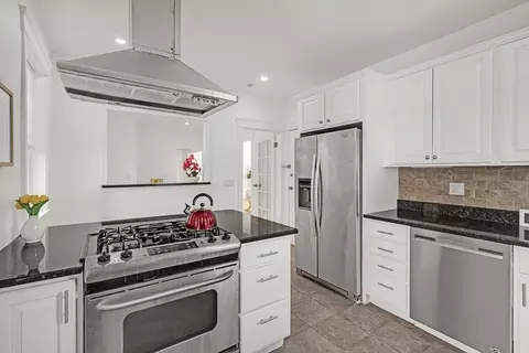 233 Freeman #1, Brookline, MA 02446