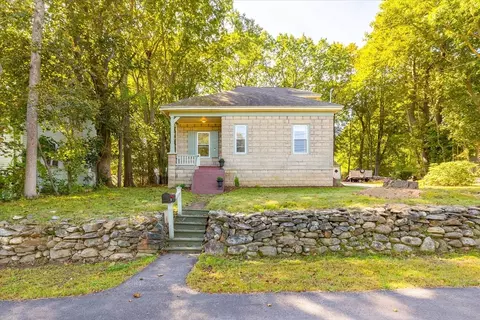 14 Bates Rd, Gardner, MA 01440
