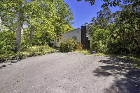 77 Prospect St, Upton, MA 01568 photo 4