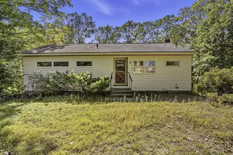 77 Prospect St, Upton, MA 01568