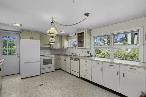 77 Prospect St, Upton, MA 01568 photo 10