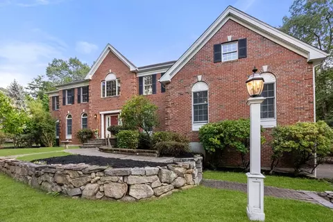 24 Greenwood Rd, Hopkinton, MA 01748