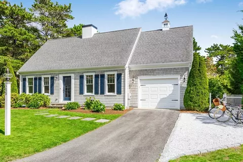 295 Pheasant Hill Cir, Barnstable, MA 02635