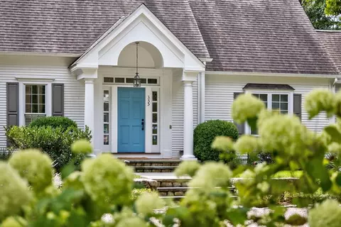 355 Bridge St, Osterville, MA 02655