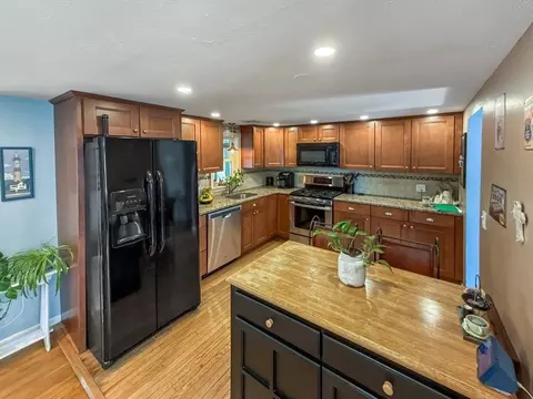 35 Marshview Dr, Marshfield, MA 02050 photo 2