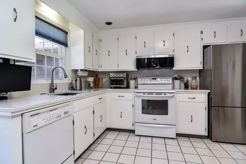 18 Lomas Dr, Framingham, MA 01701 photo 8
