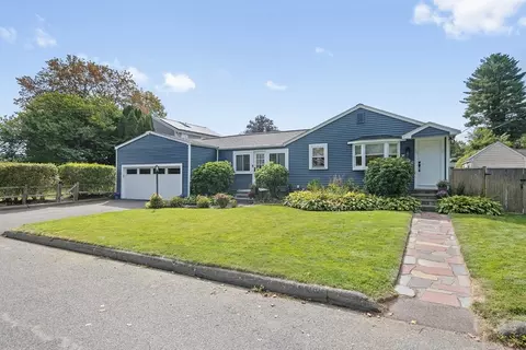 2 Lodge Rd, Natick, MA 01760