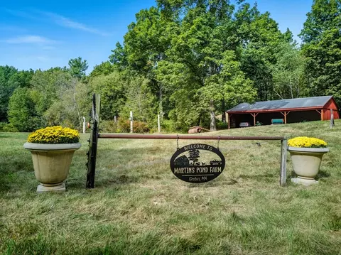523 Martins Pond Rd, Groton, MA 01450
