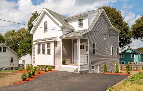 4 Vernon Ave, Stoneham, MA 02180