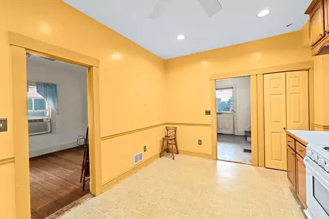 14 Clay Ave, Everett, MA 02149 photo 4