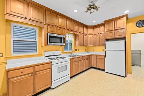 14 Clay Ave, Everett, MA 02149 photo 2