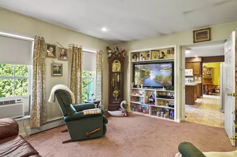 8 Beaumont Rd, Worcester, MA 01604 photo 9