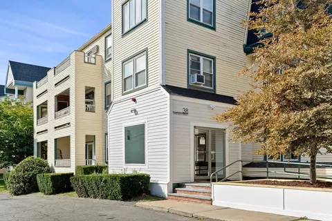 38 Carter St #105, Everett, MA 02149 photo 2