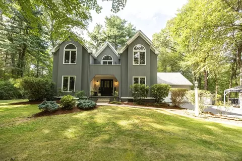 14 Stonehedge Rd, Bellingham, MA 02019