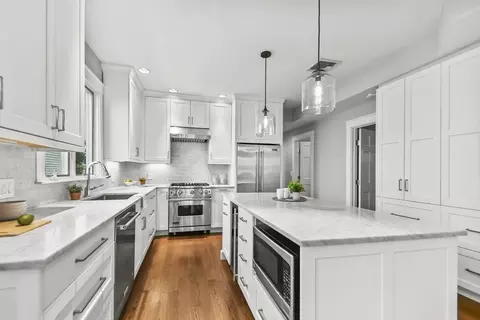 114 Trowbridge St #2, Cambridge, MA 02138