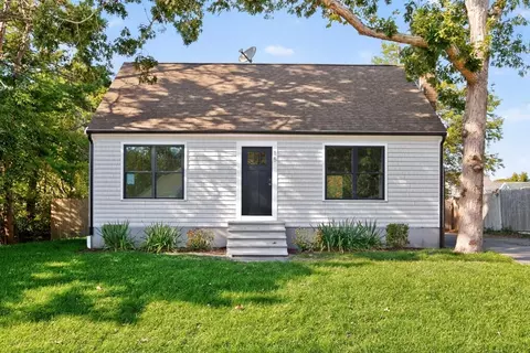 15 Downey St, Plymouth, MA 02360
