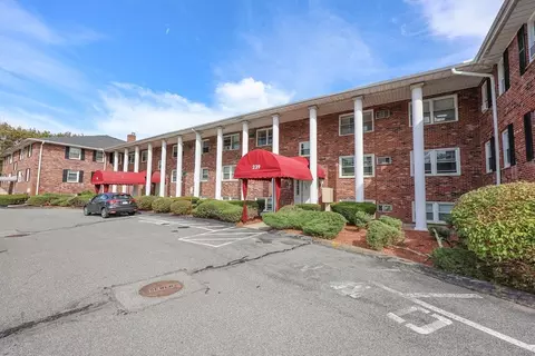 Exterior - 239 Main St #B11, Reading, MA 01867 photo 1 of 6