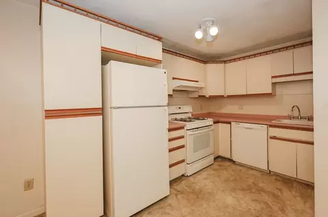 Kitchen - 239 Main St #B11, Reading, MA 01867 photo 2 of 2
