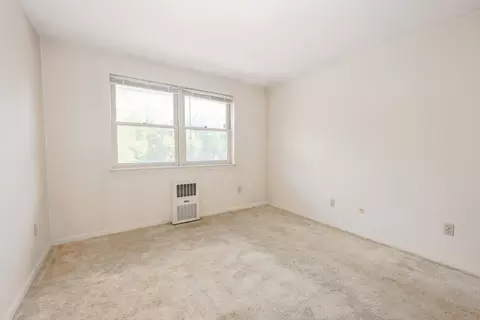 Bedroom - 239 Main St #B11, Reading, MA 01867 photo 2 of 4
