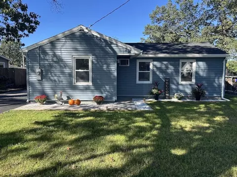 124 Deslauriers St, Chicopee, MA 01020