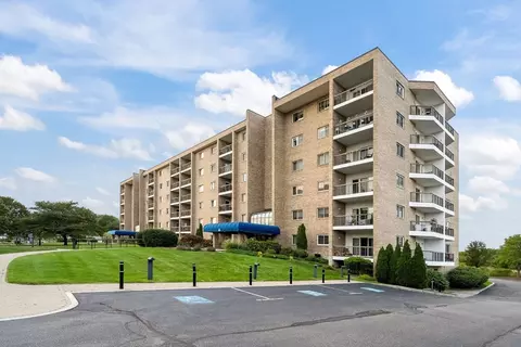 64 Broad Reach #108, Weymouth, MA 02188