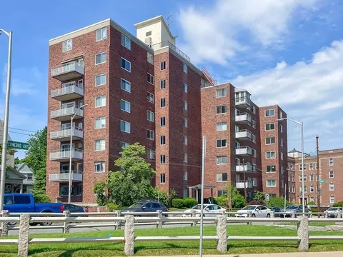 14 Concord Ave #104, Cambridge, MA 02138