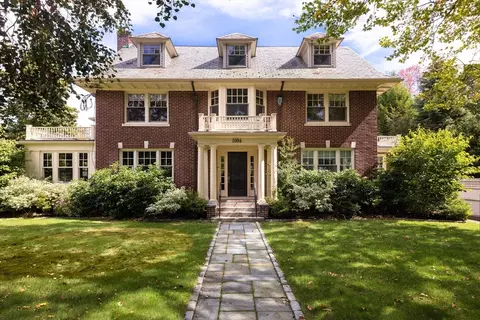 1004 Centre St, Newton, MA 02459