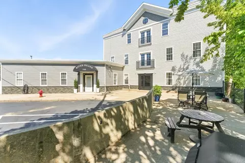 148 Bernon St #15, Woonsocket, RI 02895