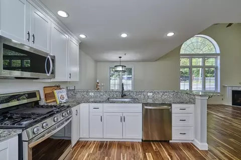 1376 River St #1, Haverhill, MA 01832