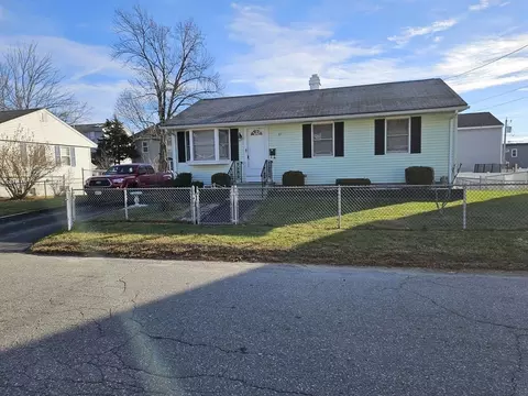 87 New York, Lowell, MA 01854