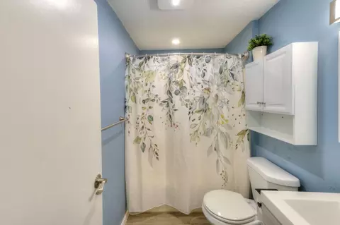 Bath - 26 Mildred Ave, Worcester, MA 01603 photo 4 of 4