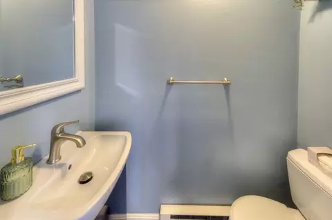 Bath - 26 Mildred Ave, Worcester, MA 01603 photo 2 of 4