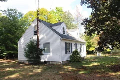 38 Elm St E, Raynham, MA 02767 photo 6