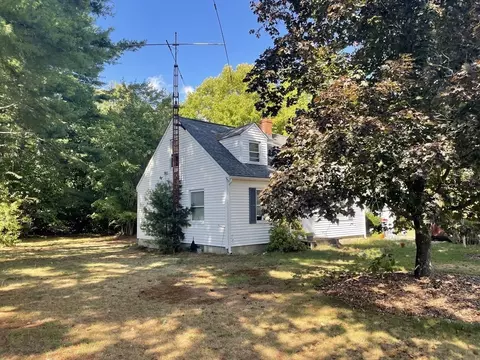 38 Elm St E, Raynham, MA 02767 photo 3